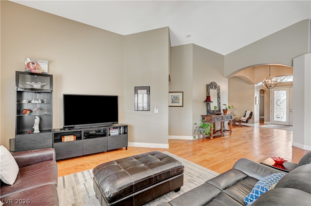 5669 Victoria Regina Avenue Las Vegas NV 89139