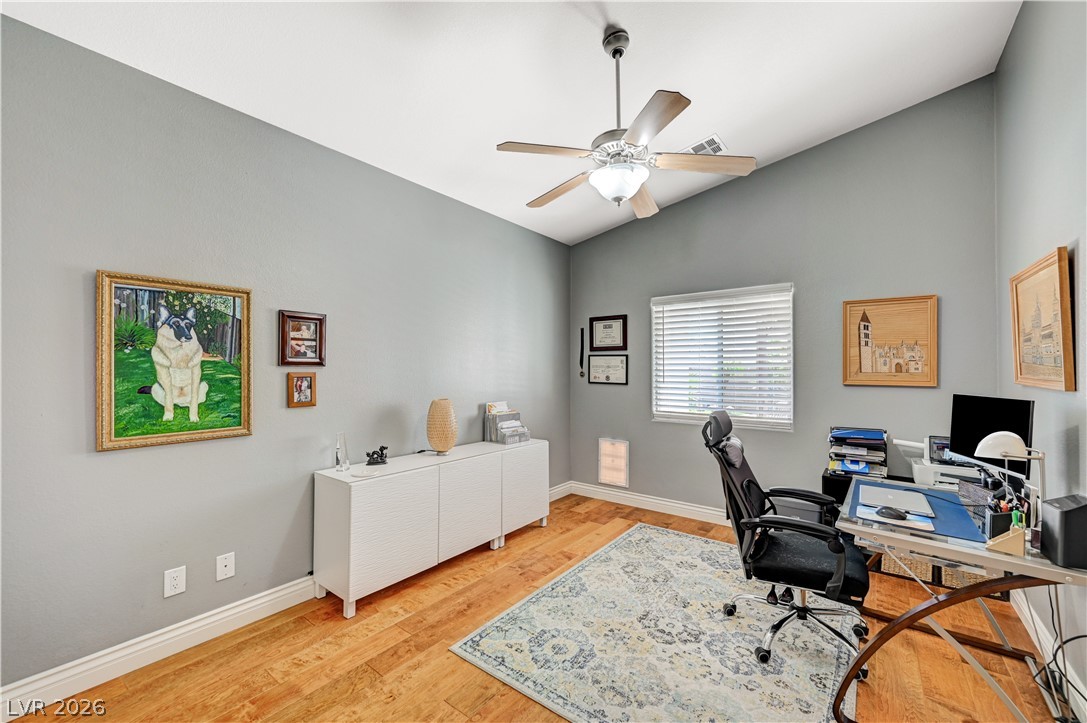 5669 Victoria Regina Avenue Las Vegas NV 89139