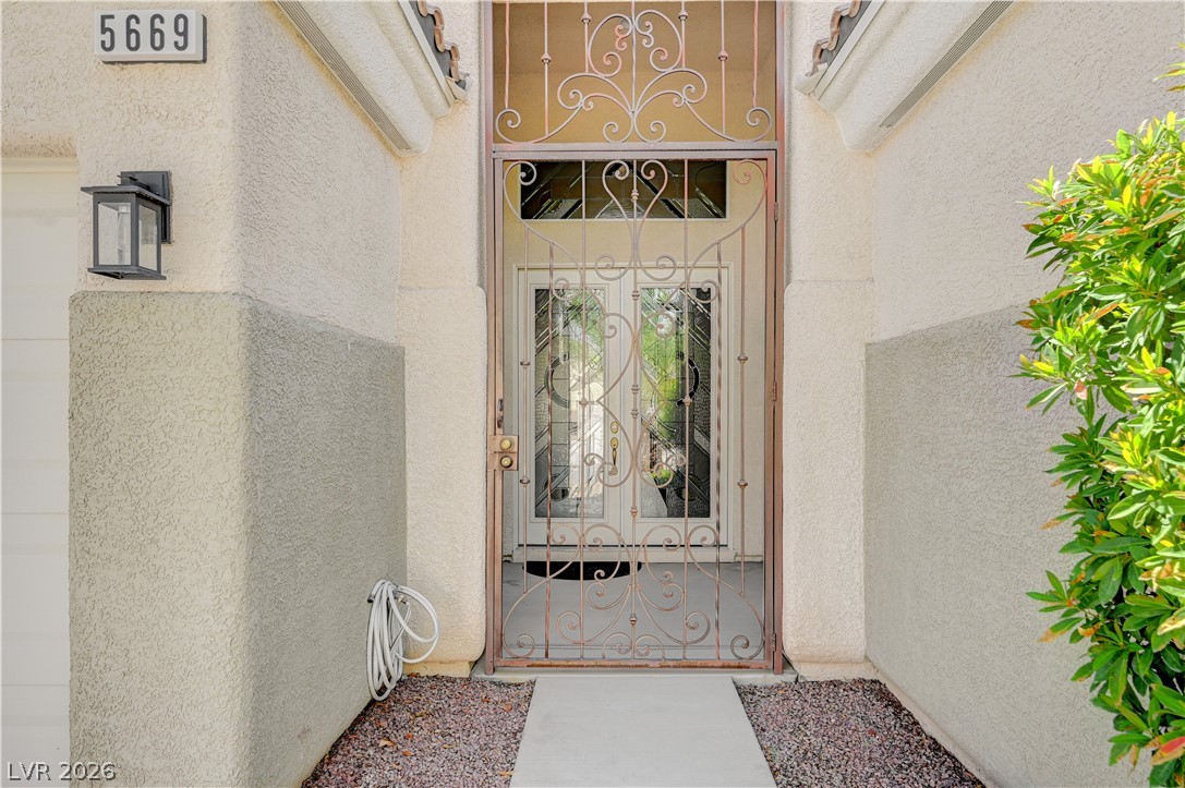 5669 Victoria Regina Avenue Las Vegas NV 89139