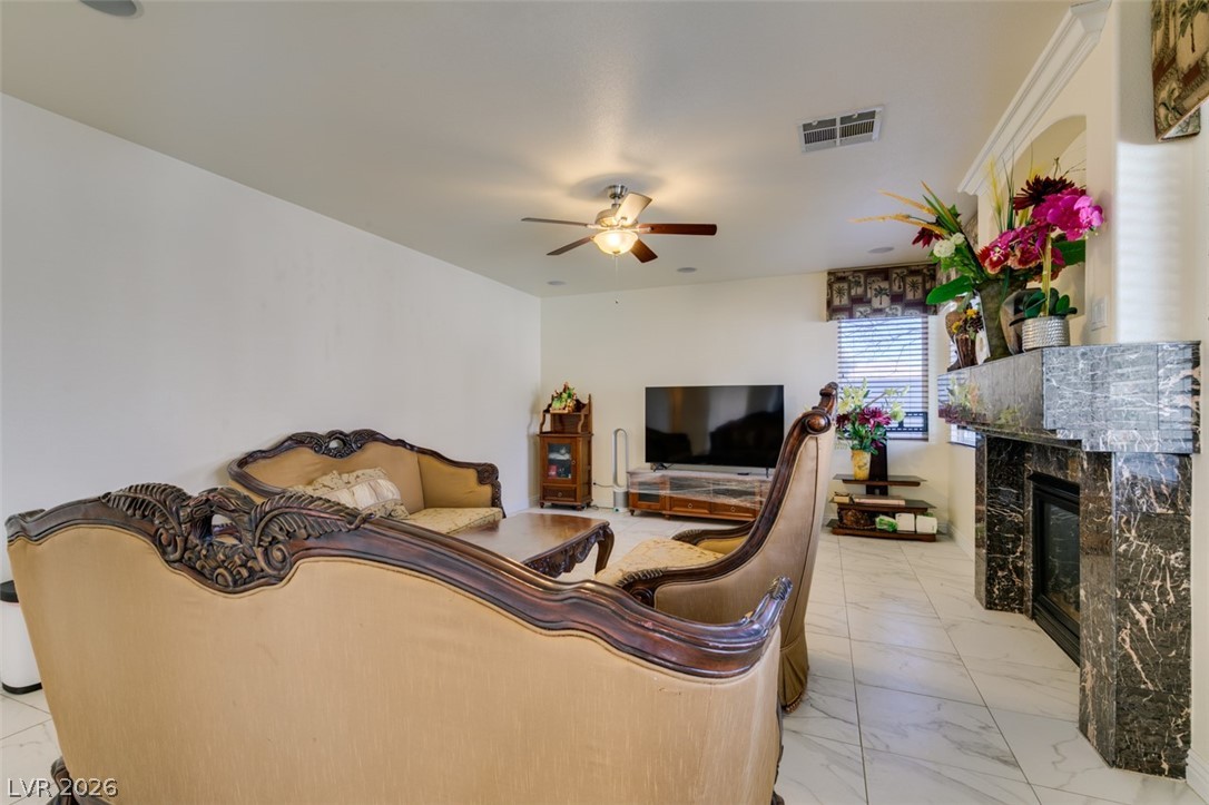 10 Gulf Pines Avenue Las Vegas NV 89148