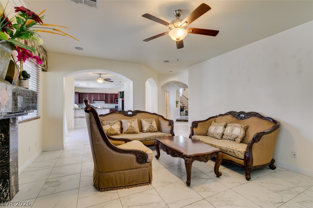 10 Gulf Pines Avenue Las Vegas NV 89148