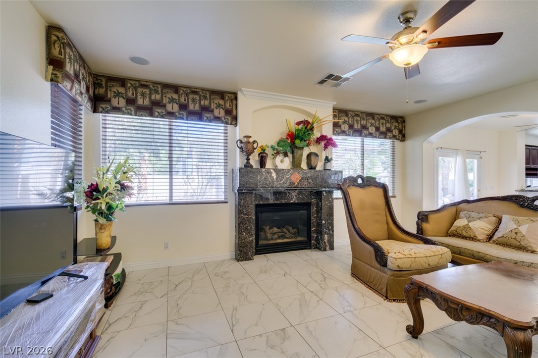 10 Gulf Pines Avenue Las Vegas NV 89148