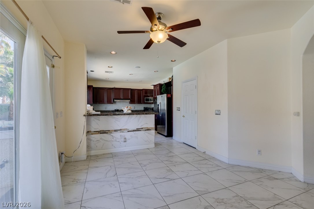 10 Gulf Pines Avenue Las Vegas NV 89148