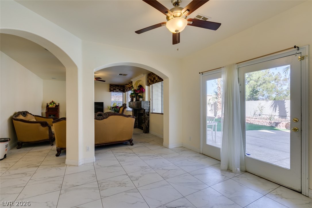 10 Gulf Pines Avenue Las Vegas NV 89148