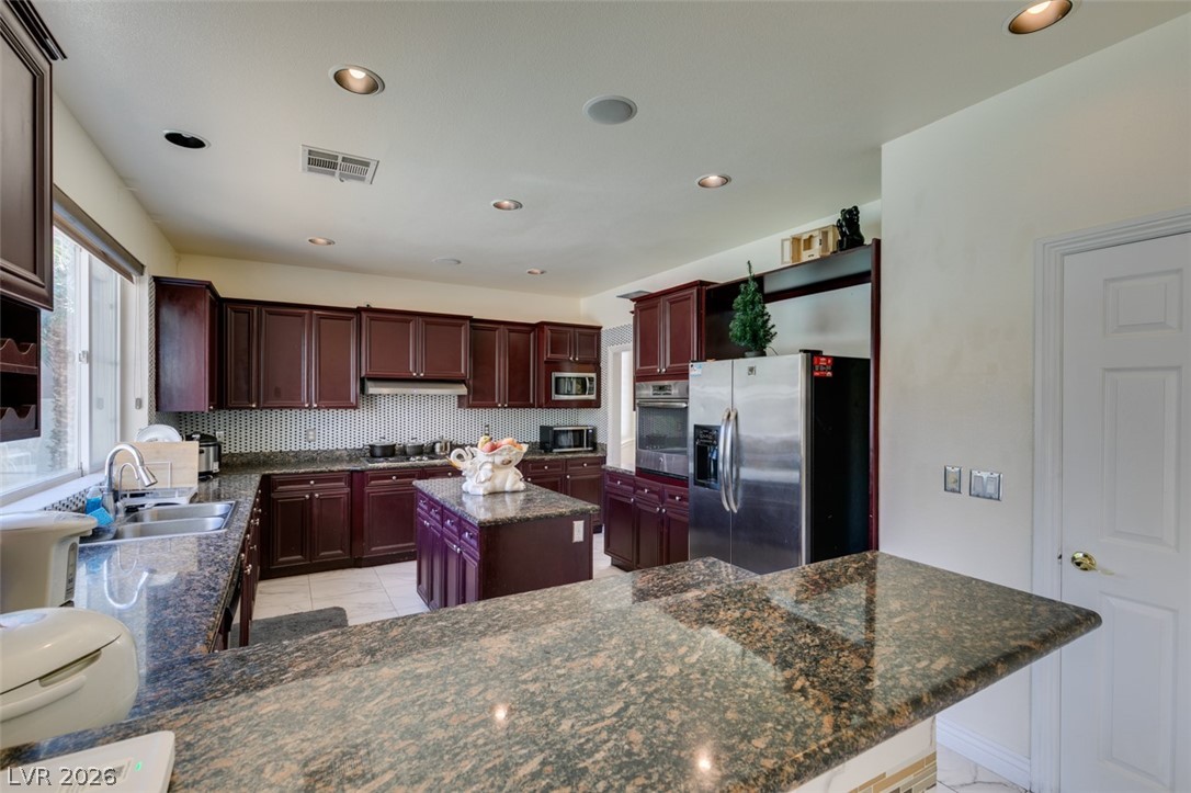 10 Gulf Pines Avenue Las Vegas NV 89148