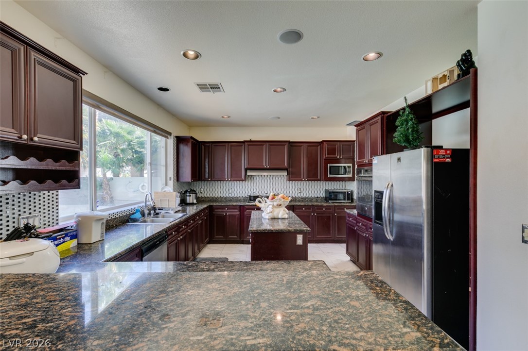 10 Gulf Pines Avenue Las Vegas NV 89148