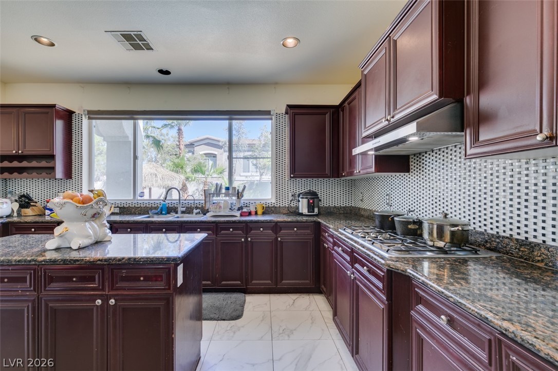 10 Gulf Pines Avenue Las Vegas NV 89148