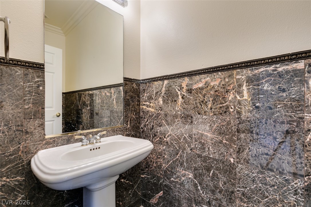 10 Gulf Pines Avenue Las Vegas NV 89148