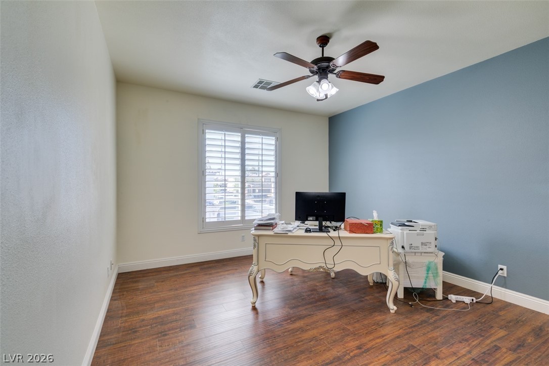 10 Gulf Pines Avenue Las Vegas NV 89148