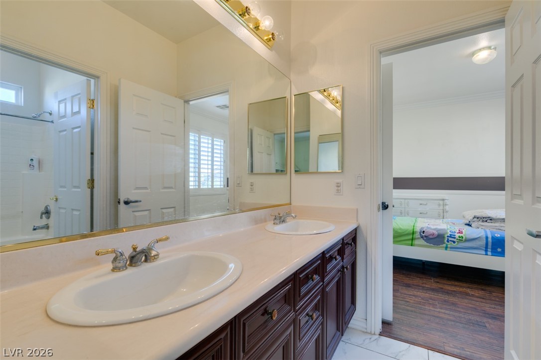10 Gulf Pines Avenue Las Vegas NV 89148
