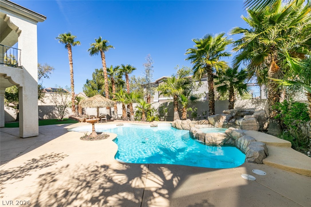 10 Gulf Pines Avenue Las Vegas NV 89148