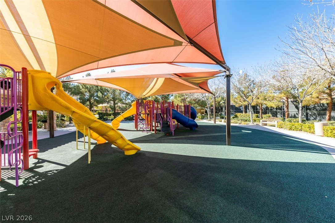 10 Gulf Pines Avenue Las Vegas NV 89148