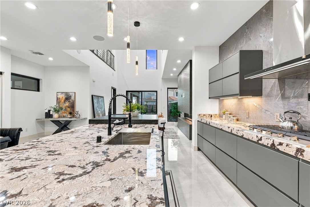 2824 Queens Courtyard Drive Las Vegas NV 89109