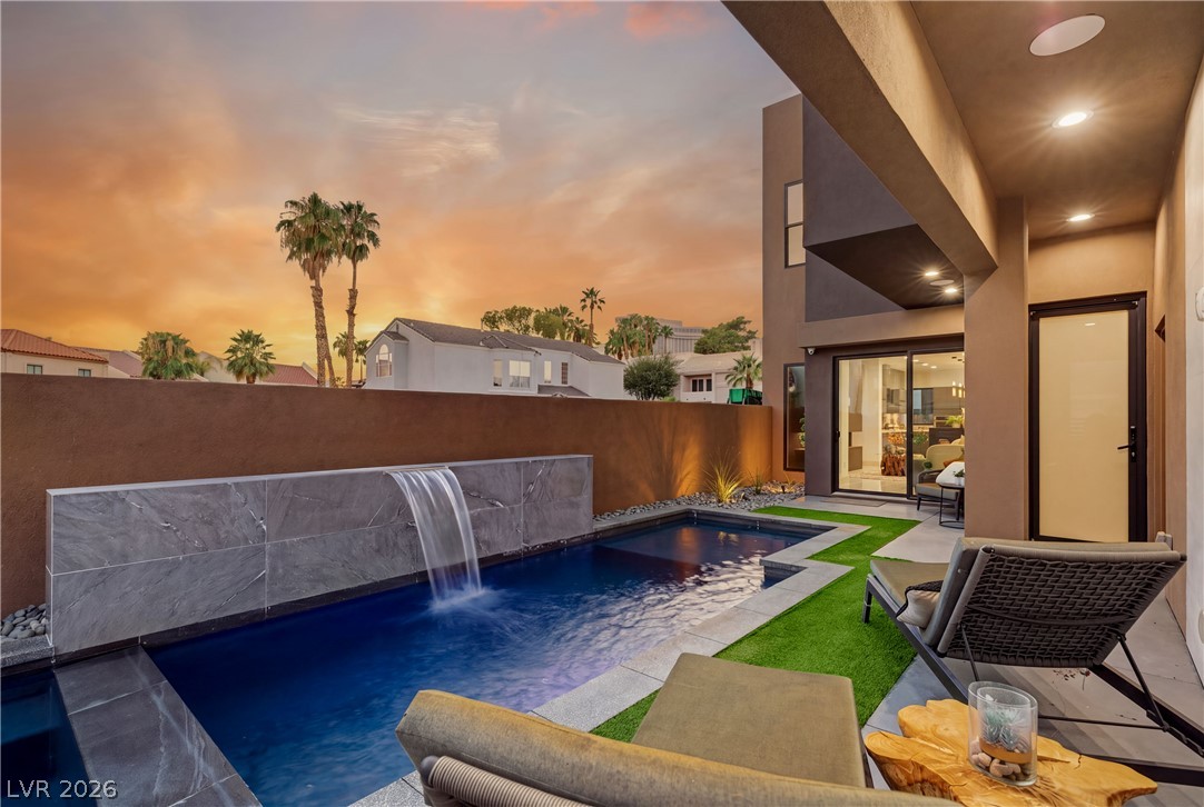 2824 Queens Courtyard Drive Las Vegas NV 89109