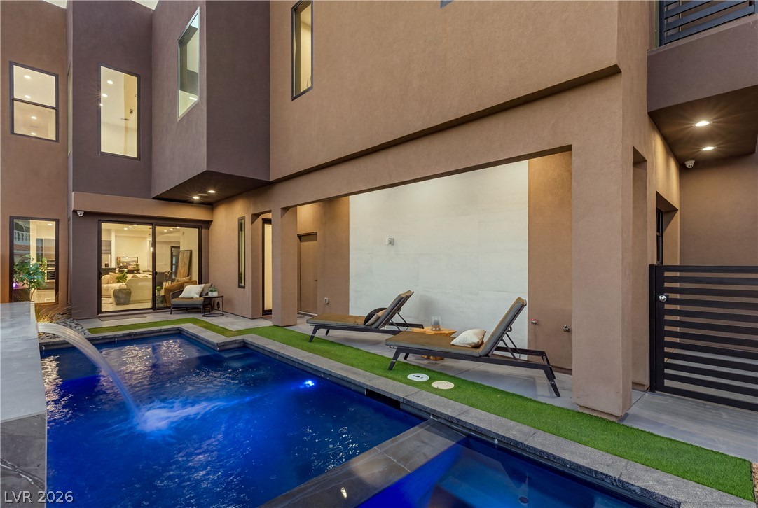 2824 Queens Courtyard Drive Las Vegas NV 89109
