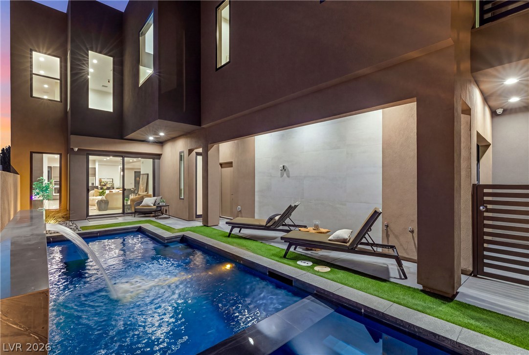 2824 Queens Courtyard Drive Las Vegas NV 89109