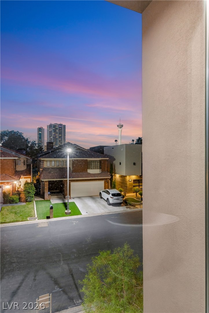 2824 Queens Courtyard Drive Las Vegas NV 89109