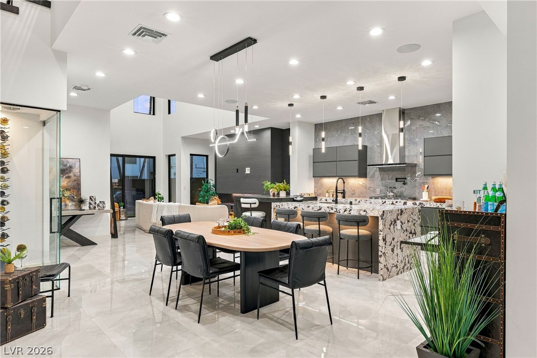 2824 Queens Courtyard Drive Las Vegas NV 89109