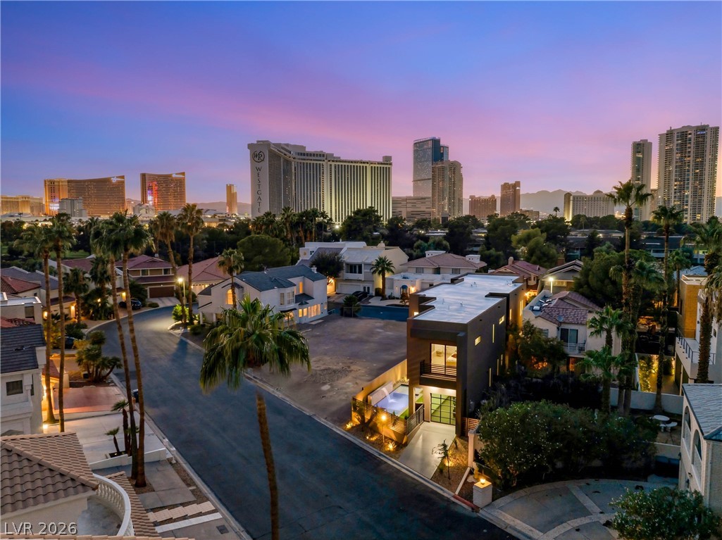 2824 Queens Courtyard Drive Las Vegas NV 89109