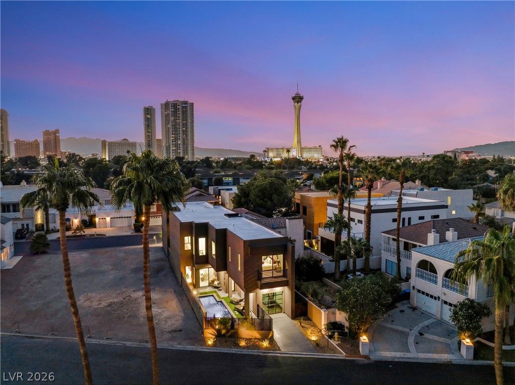 2824 Queens Courtyard Drive Las Vegas NV 89109
