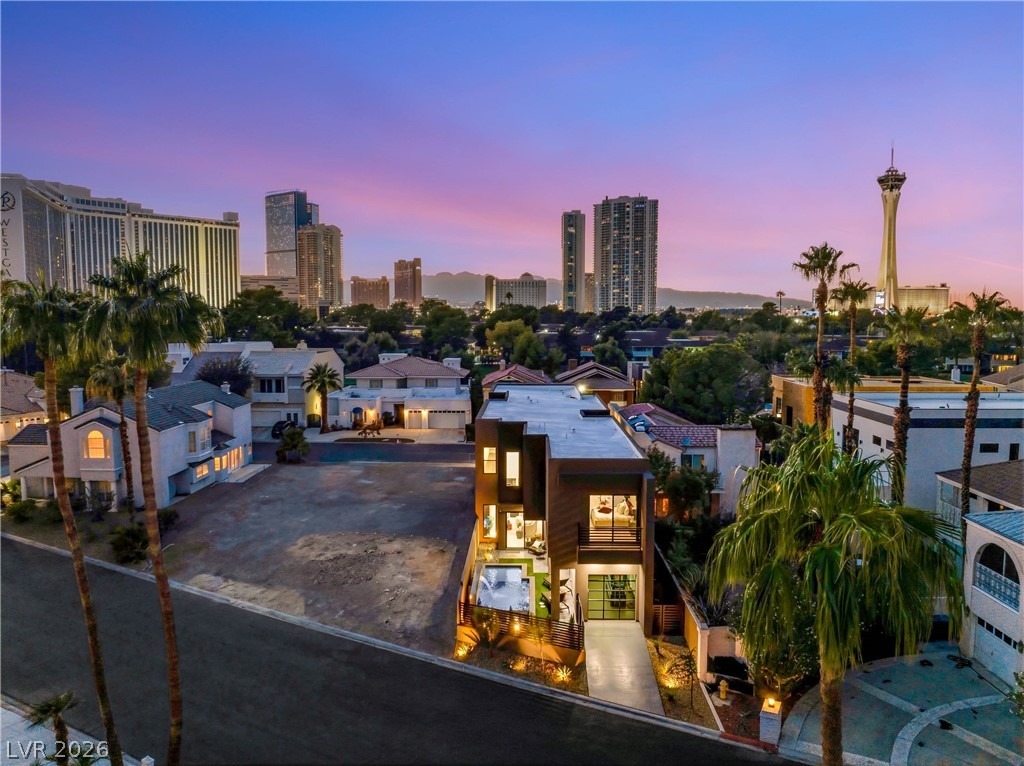 2824 Queens Courtyard Drive Las Vegas NV 89109