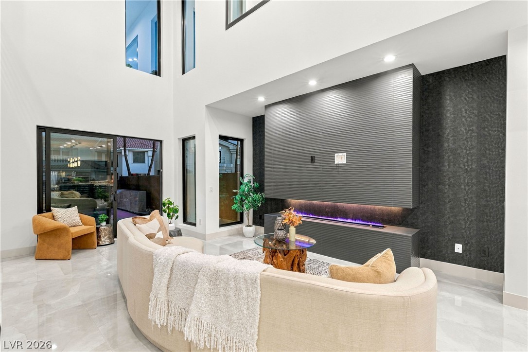 2824 Queens Courtyard Drive Las Vegas NV 89109
