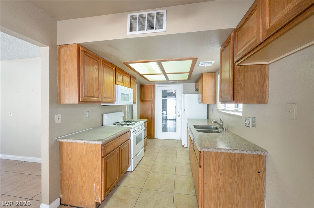 2528 Cherrywood Street Las Vegas NV 89108