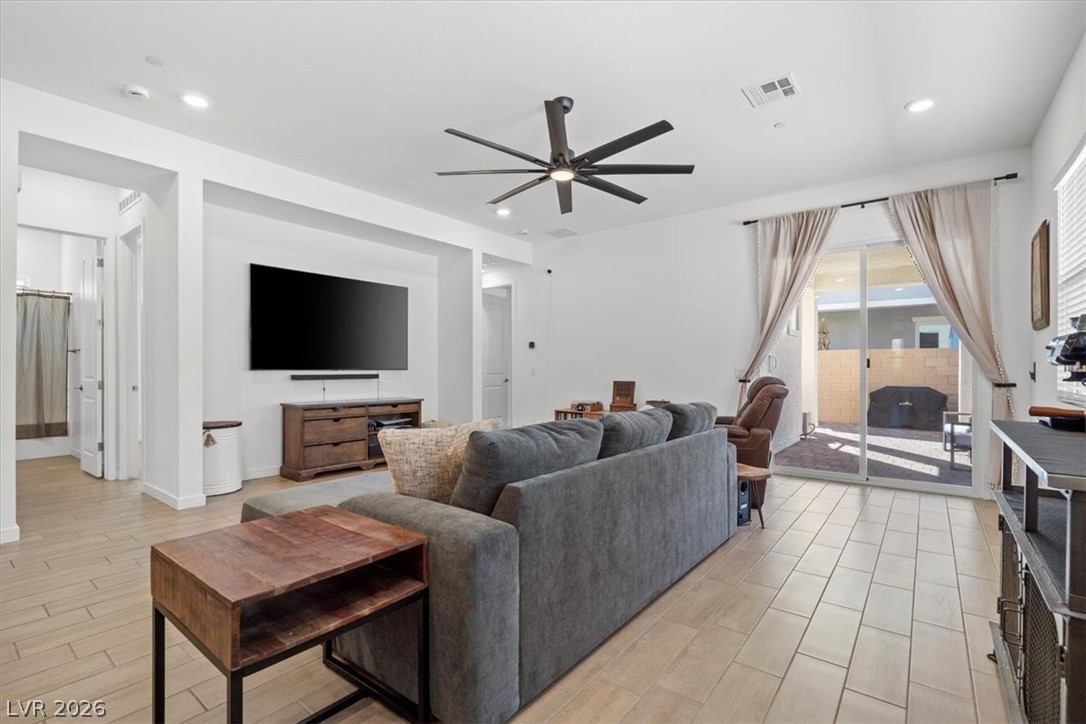 823 Eaton Falls Street Henderson NV 89011