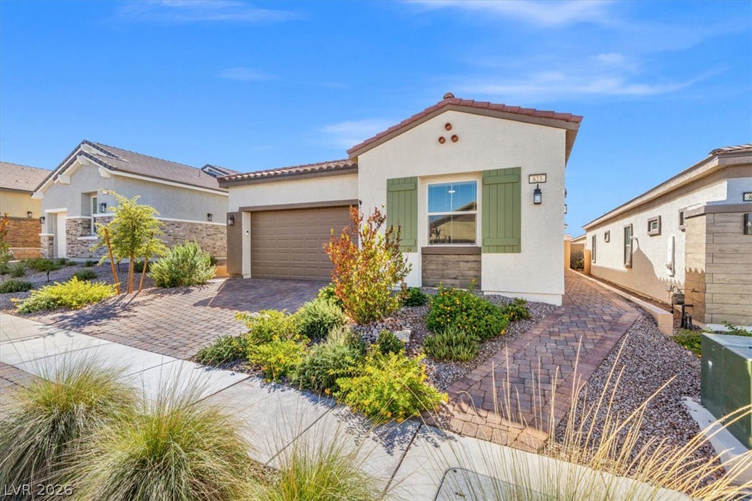823 Eaton Falls Street Henderson NV 89011