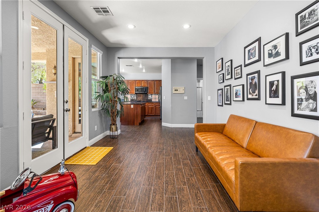 9345 Outer Banks Avenue Las Vegas NV 89149