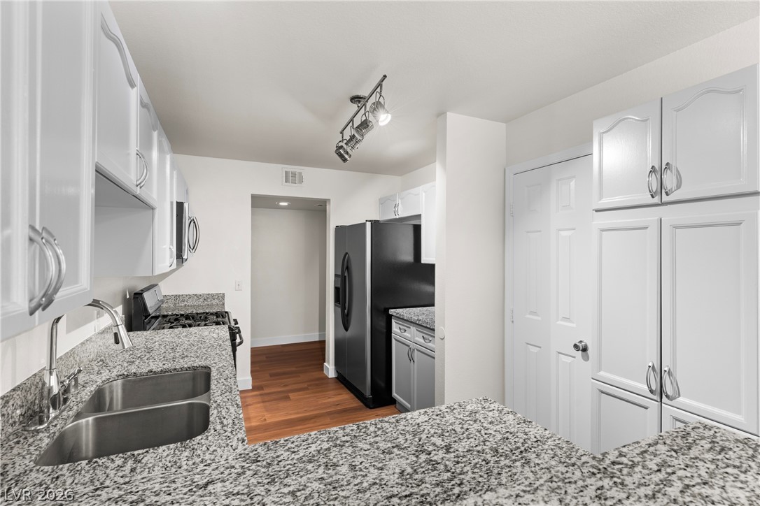7604 Connemara Avenue Las Vegas NV 89128