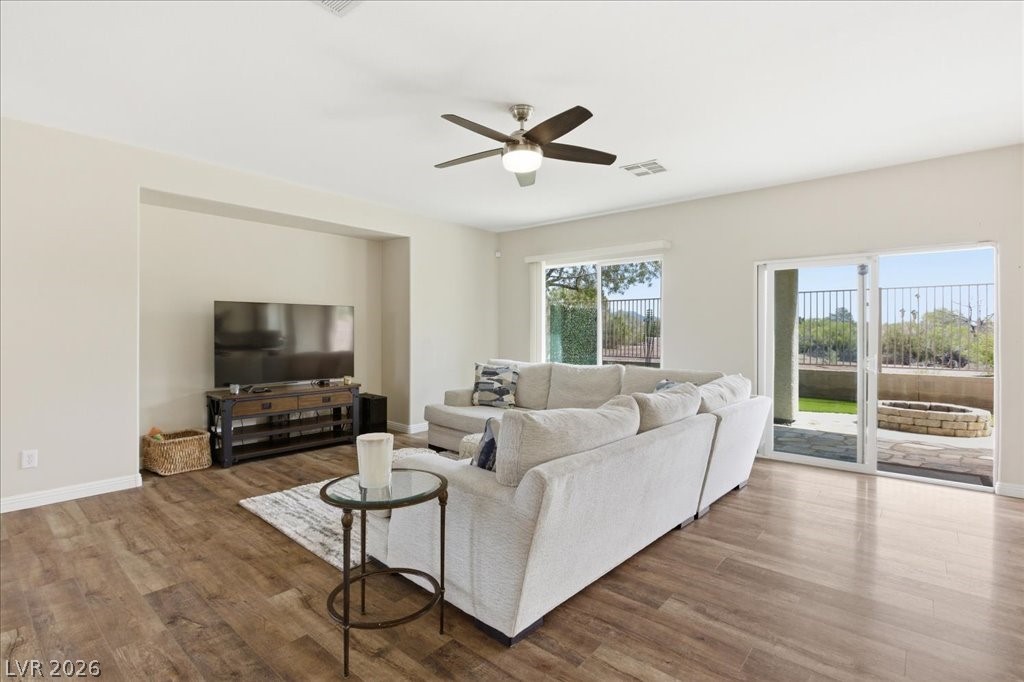 8104 Loma Del Ray Street Las Vegas NV 89131
