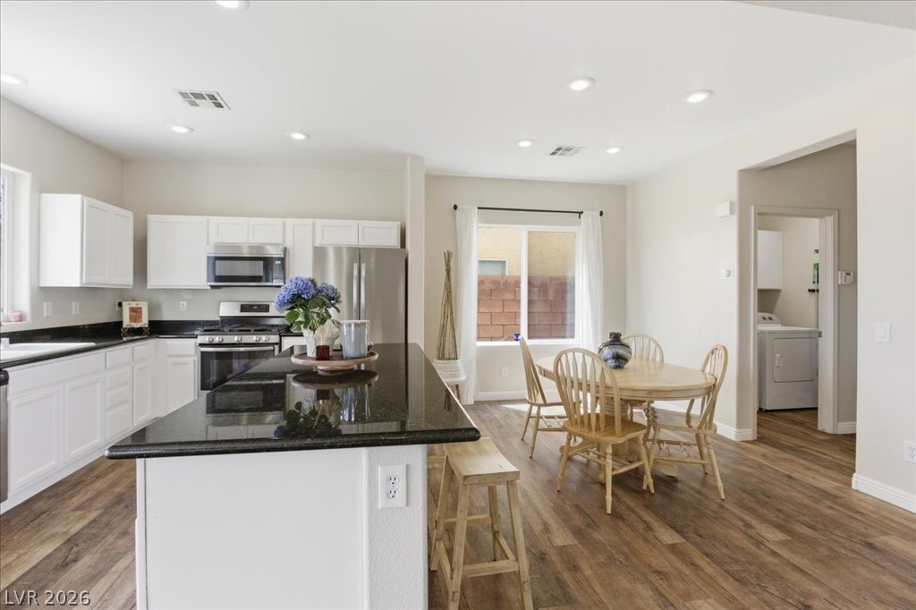 8104 Loma Del Ray Street Las Vegas NV 89131
