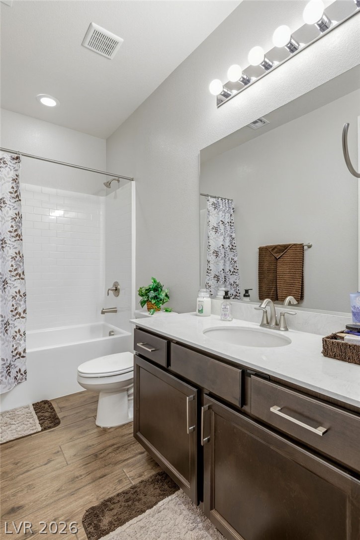 6380 Regina Ridge Street Las Vegas NV 89149
