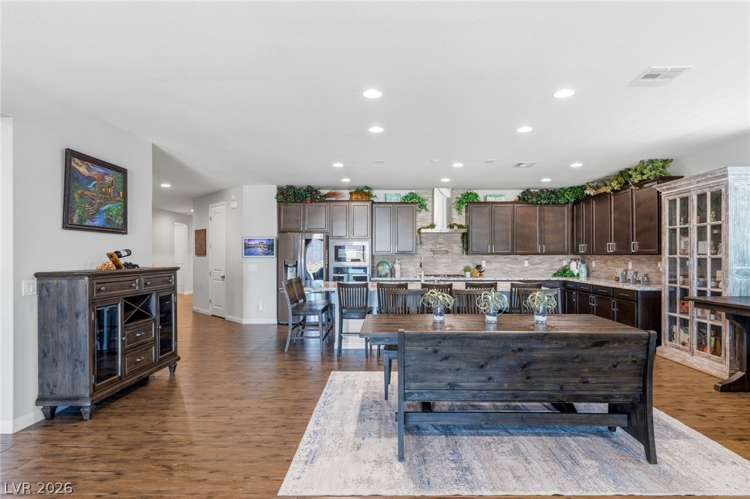 6380 Regina Ridge Street Las Vegas NV 89149