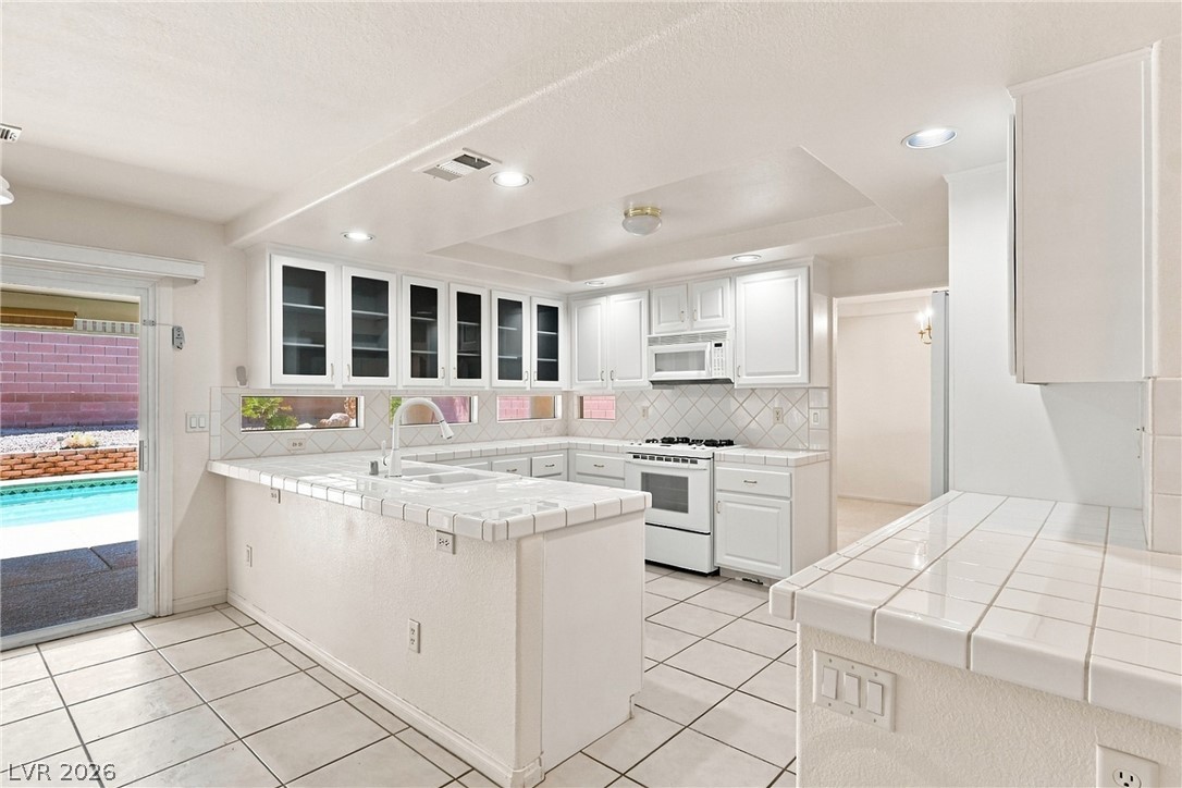8019 Avalon Mist Street Las Vegas NV 89139