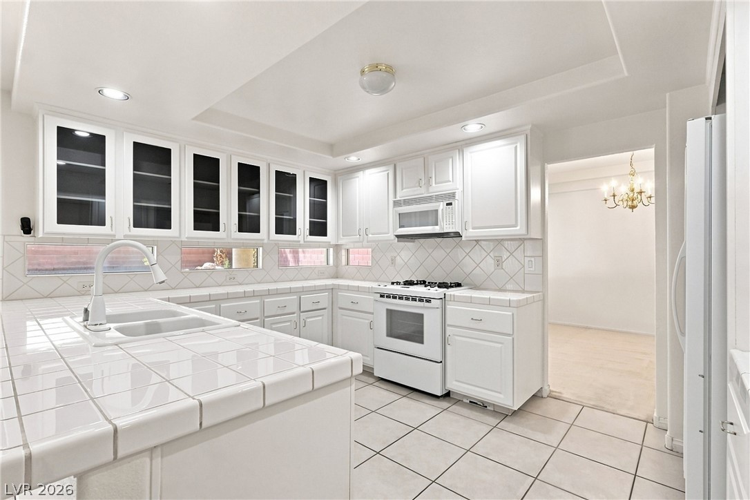 8019 Avalon Mist Street Las Vegas NV 89139