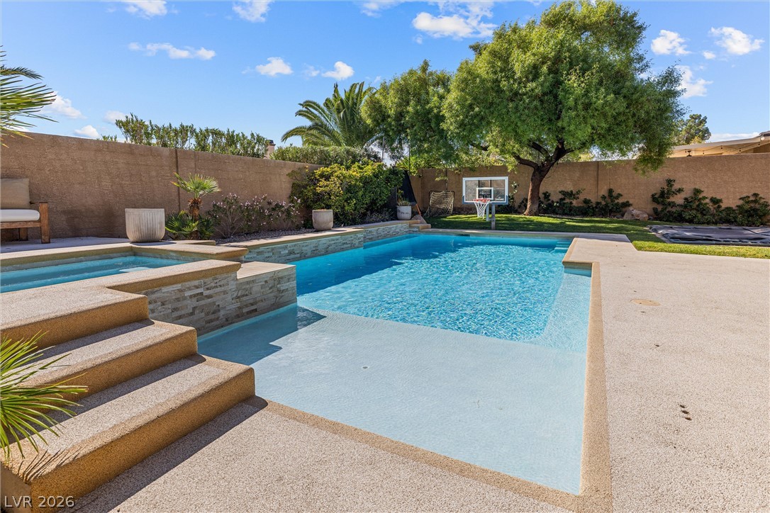 8097 Maddingley Avenue Las Vegas NV 89117