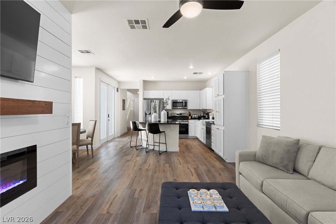 10242 Garden State Drive Las Vegas NV 89135