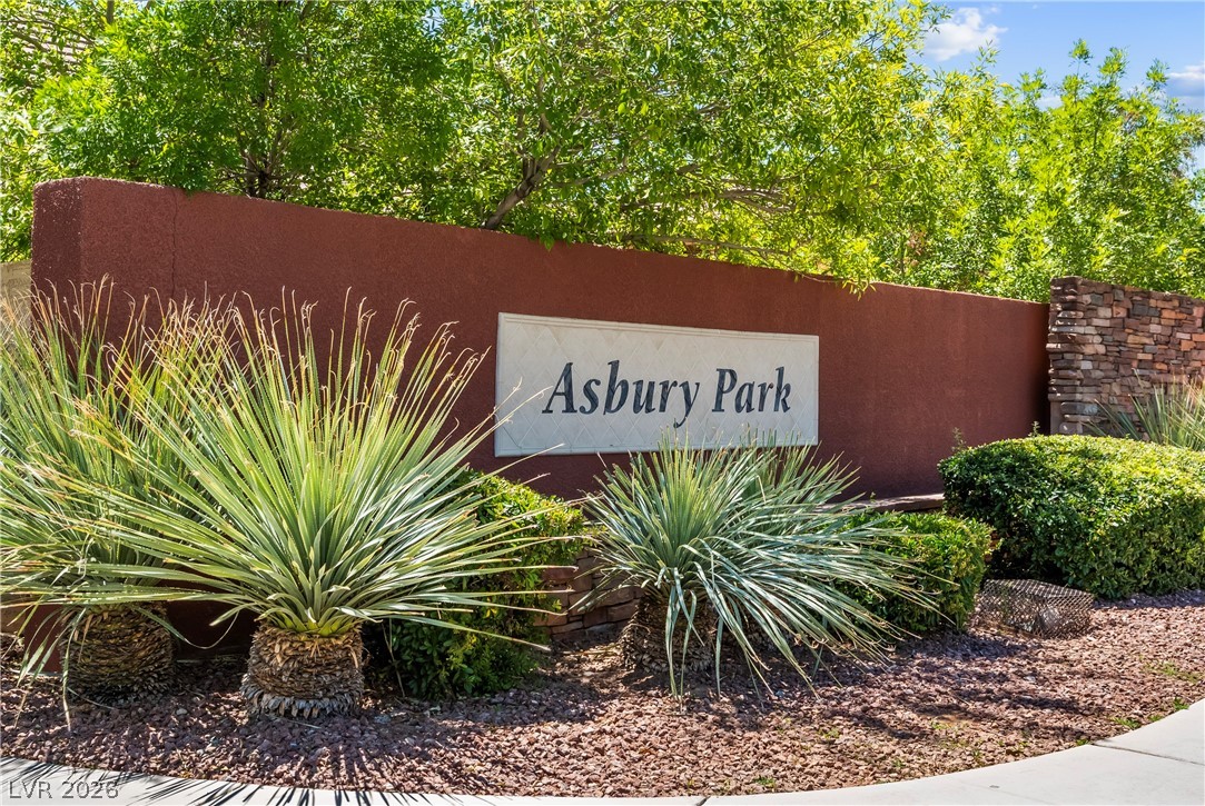 10242 Garden State Drive Las Vegas NV 89135