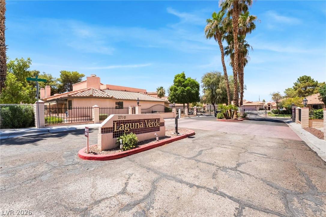 2716 Laguna Shores Lane Las Vegas NV 89121
