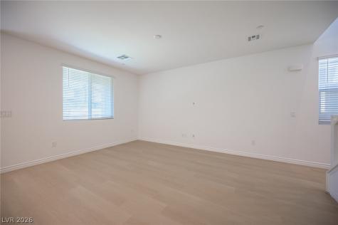 8847 Roadrunner Ravine Street Las Vegas NV 89166