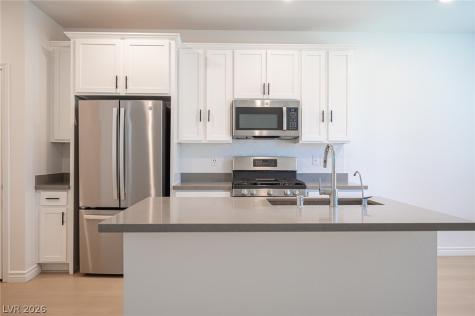 8847 Roadrunner Ravine Street Las Vegas NV 89166