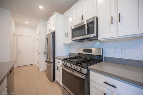 8847 Roadrunner Ravine Street Las Vegas NV 89166