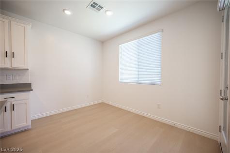 8847 Roadrunner Ravine Street Las Vegas NV 89166