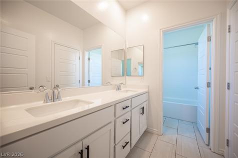 8847 Roadrunner Ravine Street Las Vegas NV 89166
