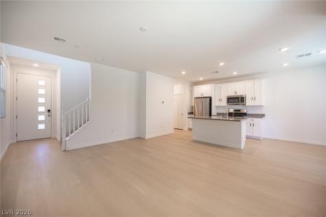 8847 Roadrunner Ravine Street Las Vegas NV 89166