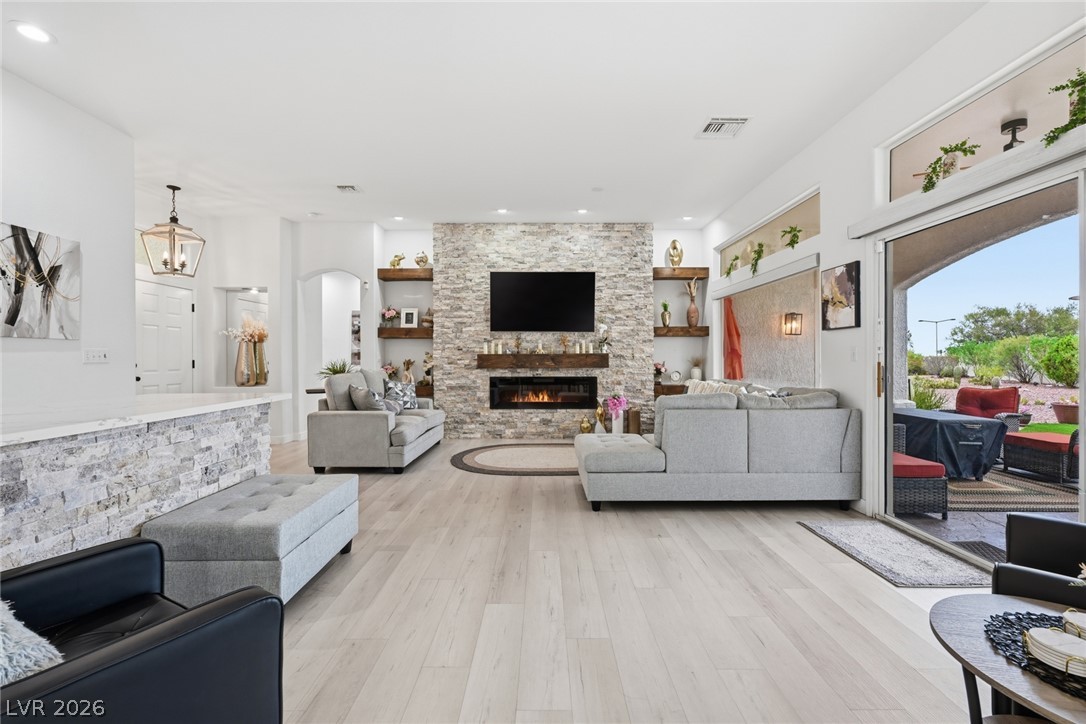 10001 Cresent Creek Drive Las Vegas NV 89134