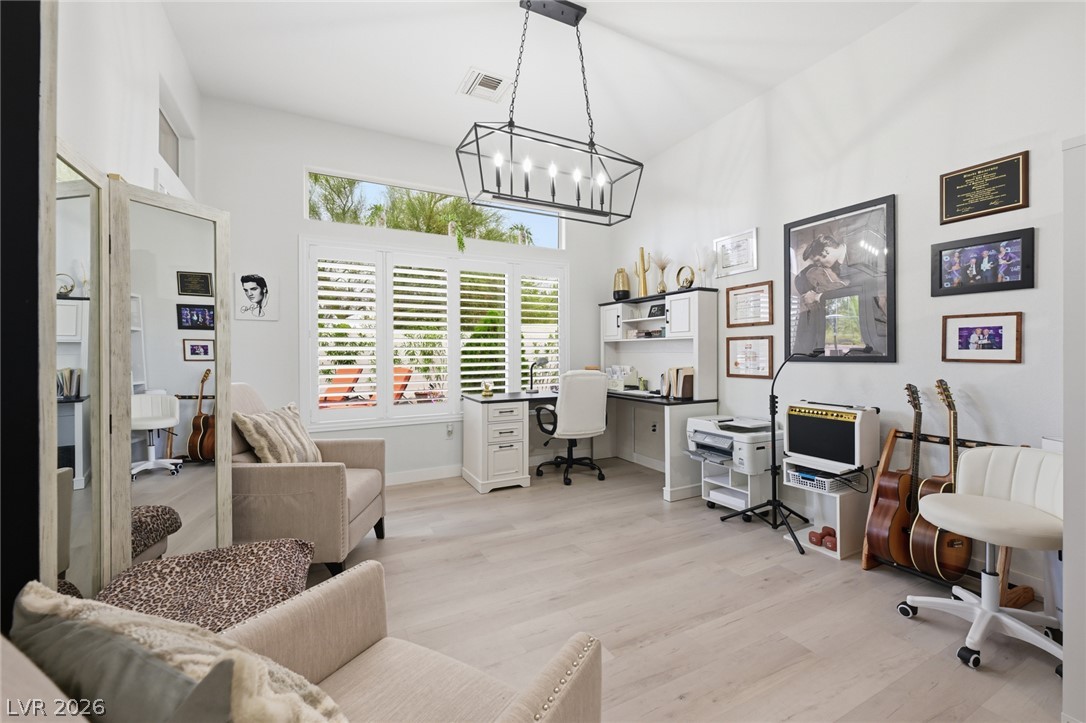 10001 Cresent Creek Drive Las Vegas NV 89134