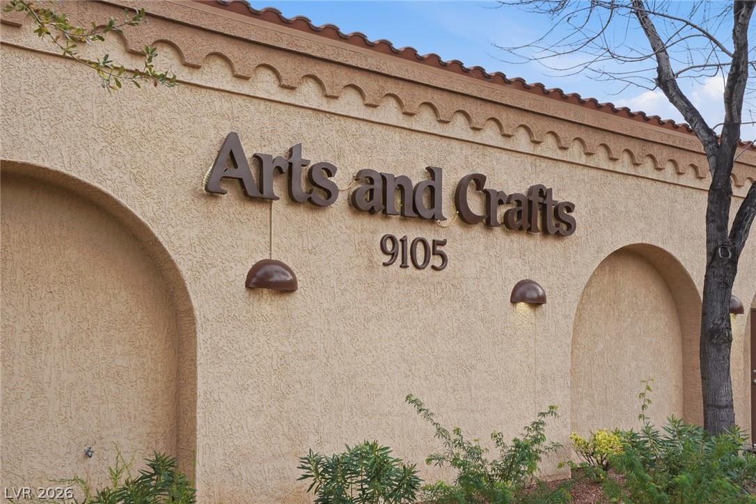10001 Cresent Creek Drive Las Vegas NV 89134